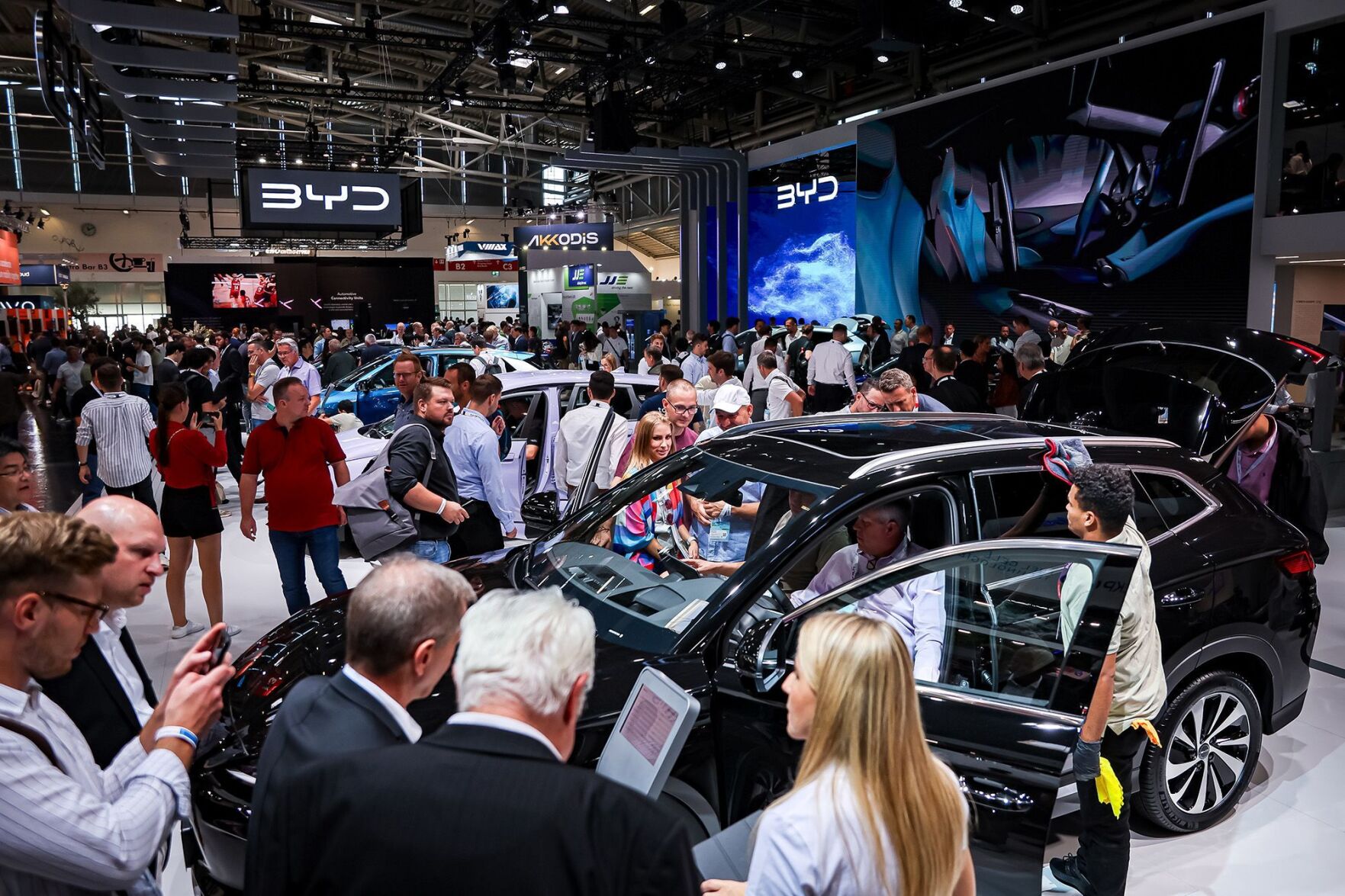 China’s automakers take the world by storm with electric vehicle push